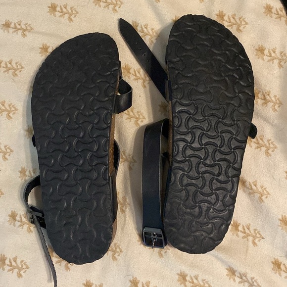 Around-ankle sandals size 9 - Picture 2 of 3